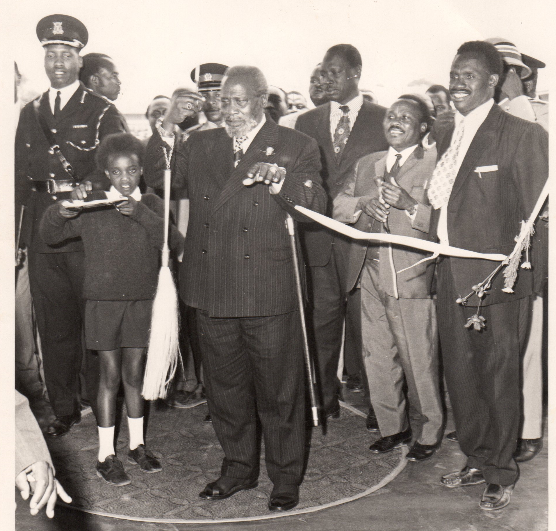 President Kenyatta and Kihika Kimani opening Jomo Kenyatta High School, Nakuru